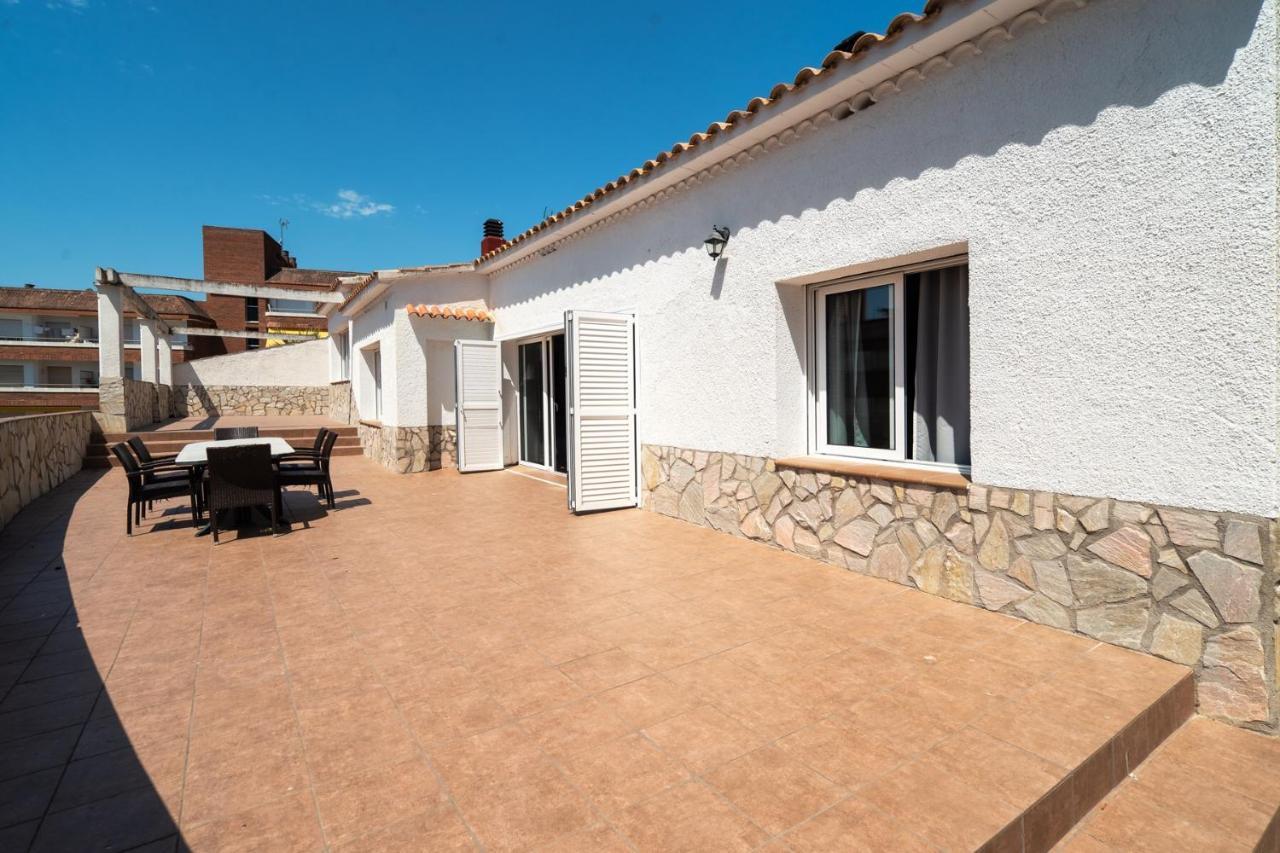 Villa Auba Lloret Lloret de Mar Eksteriør bilde